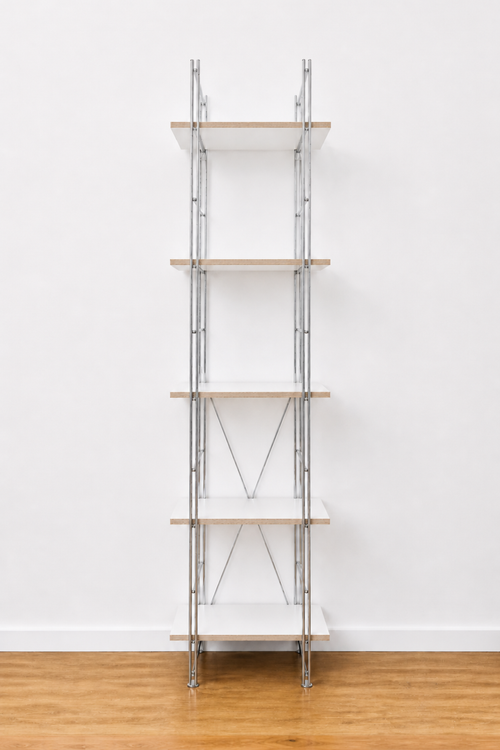 Luub Tall Design-Regal aus Holz und Stahl
Modernes Leiterregal für Wohnzimmer und Büro
Schmales Regal mit 5 Ablageflächen